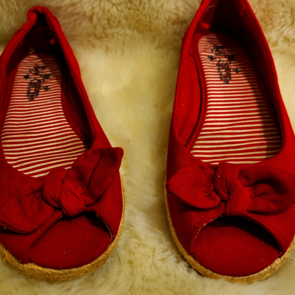 Self Esteem Red Summer Flats size 7